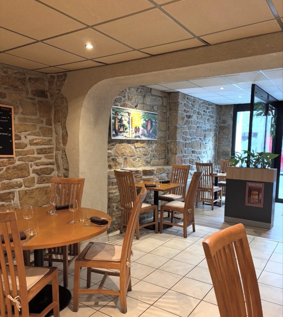 salle chez le gasliez à pont l'abbé