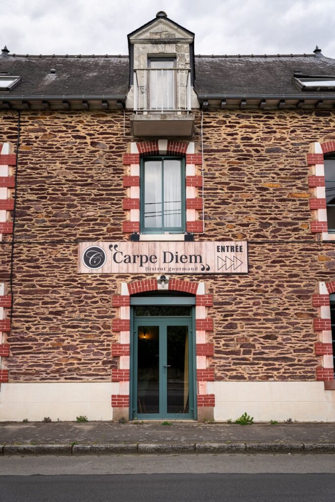Facade de l'établissement carpe diem à bruz