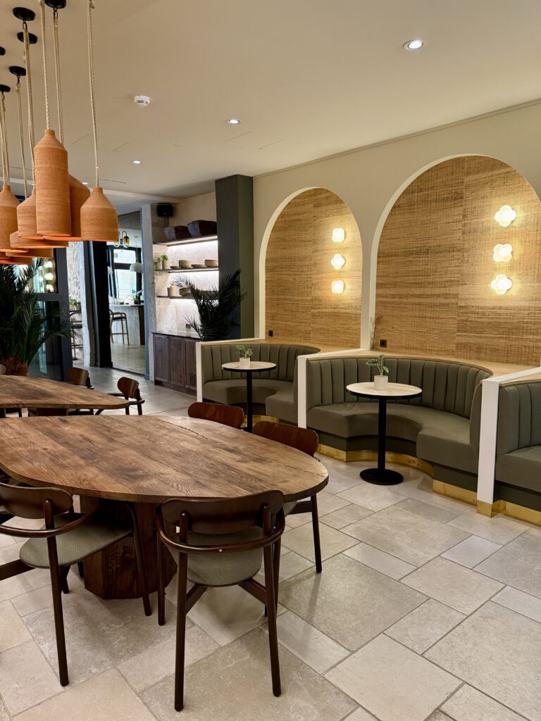 La grande salle intérieure, de chez Bome, à Bordeaux