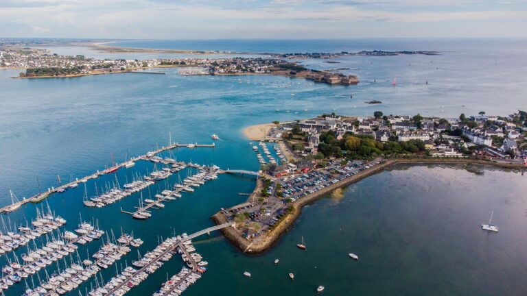 Une vue aérienne de la citadelle de Port Louis à Lorient