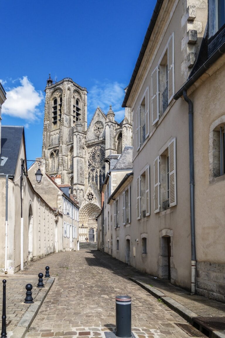 Une ruelle dans la ville de Bourges