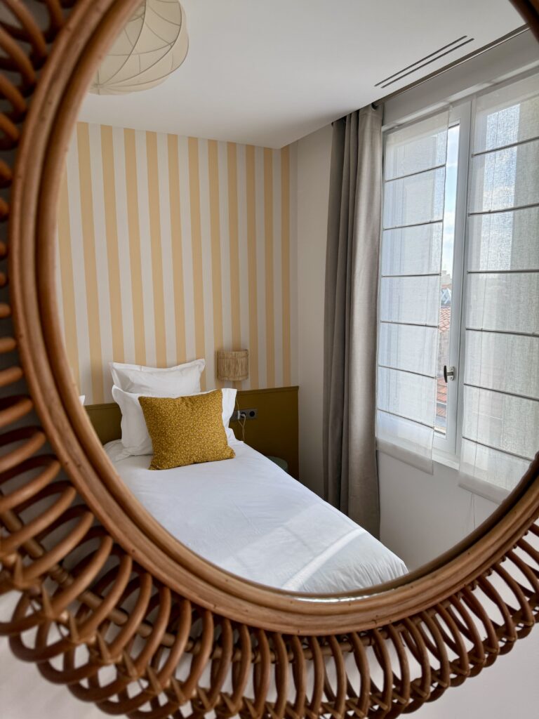 Seconde chambre de l'appartement, chez Maison Hubert Entrée de Maison Hubert, à Bordeaux, dans le quartier des Chartrons