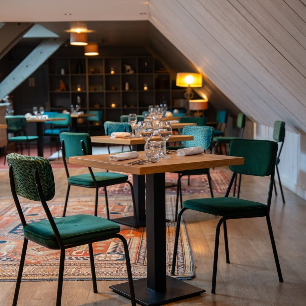 Intérieur du restaurant la Tête de l'Art, à Guérande