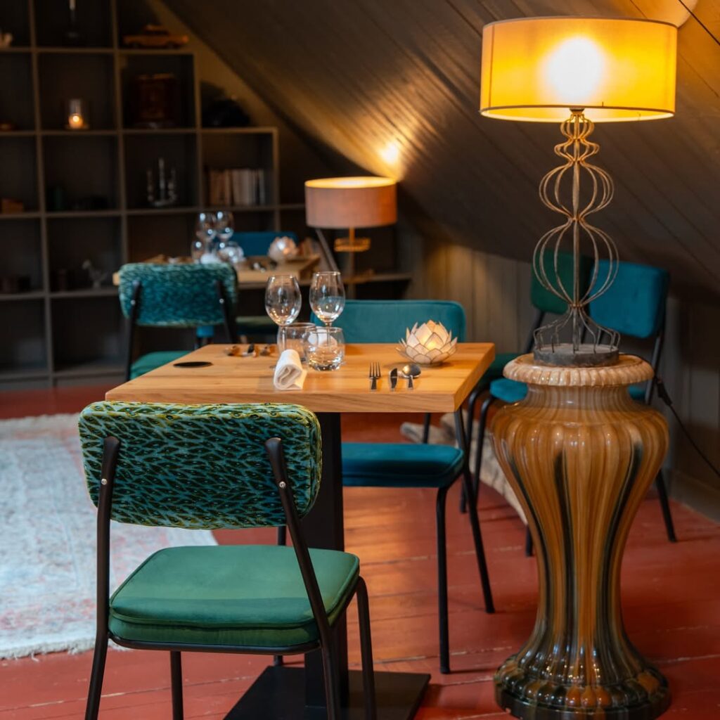 Intérieur du restaurant la Tête de l'Art, à Guérande