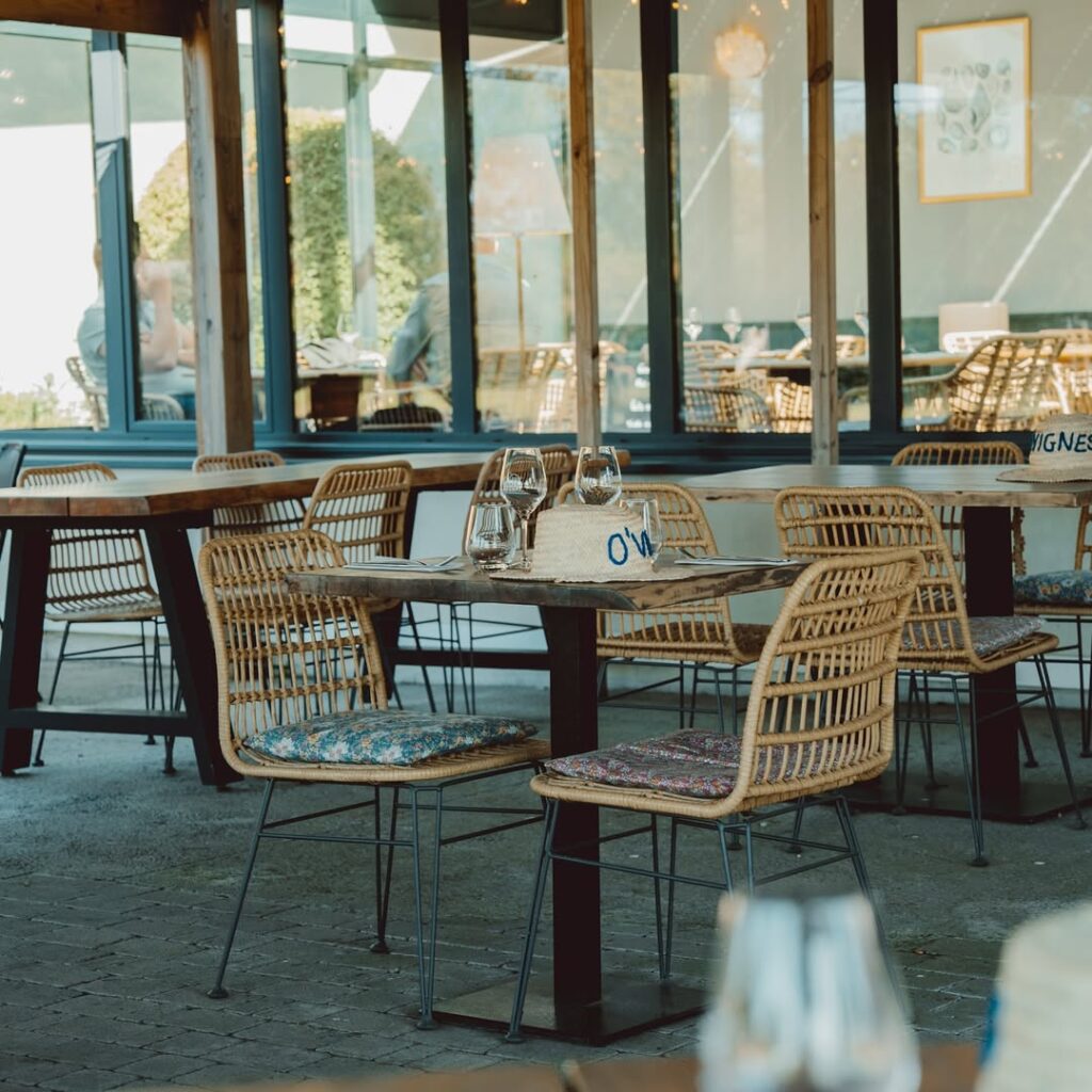 Terrasse extérieure du restaurant O'Vignes, à Guérande