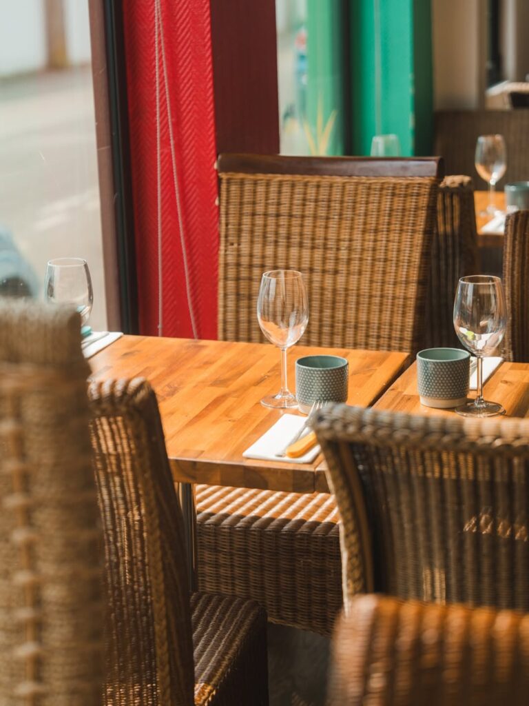 Intérieur du restaurant Dom Tom, à Saint Nazaire