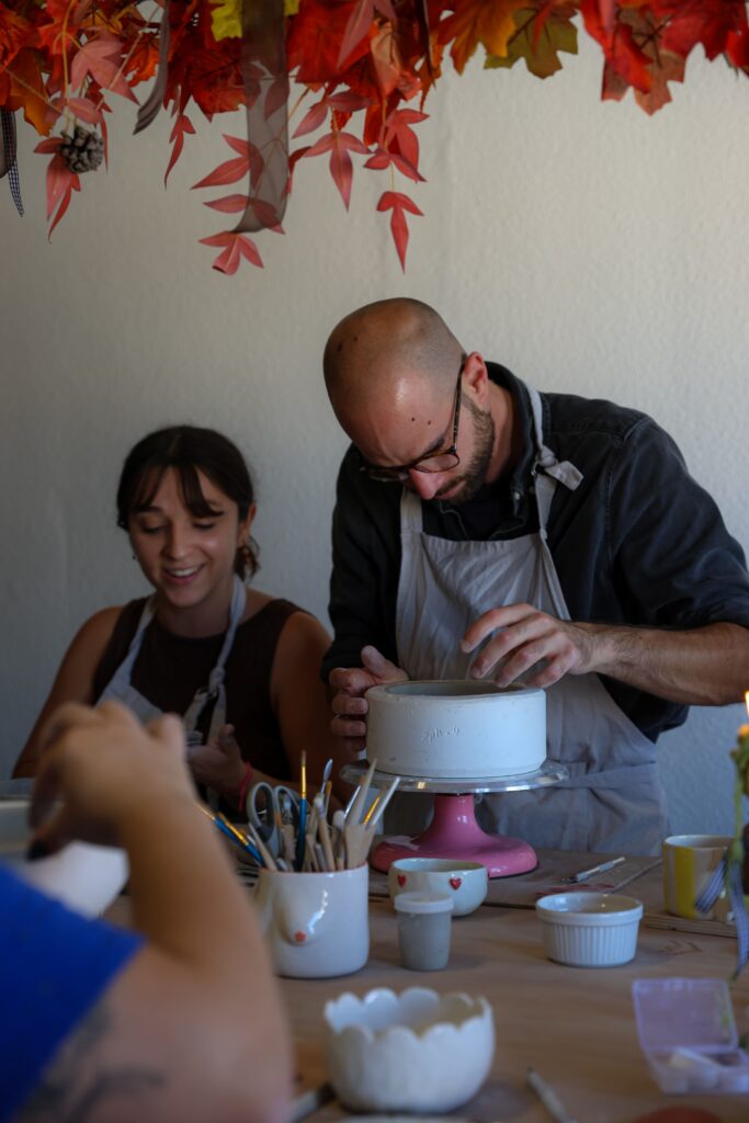 Atelier de poterie chez Boobs and Clay à Cabestnay