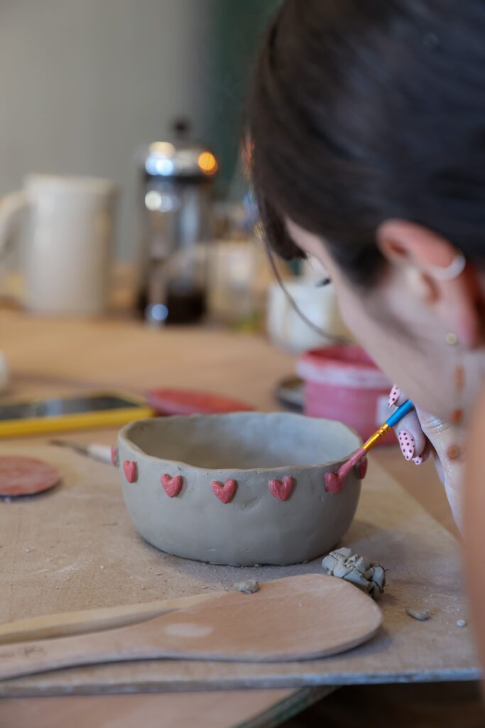 Peinture sur céramique chez Boobs and Clay à Cabestany