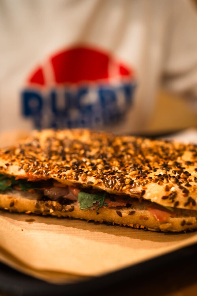 L'excellent sandwich, sur-mesure-toasté, de la sandwicherie Bread Storming, à Bordeaux Chartrons