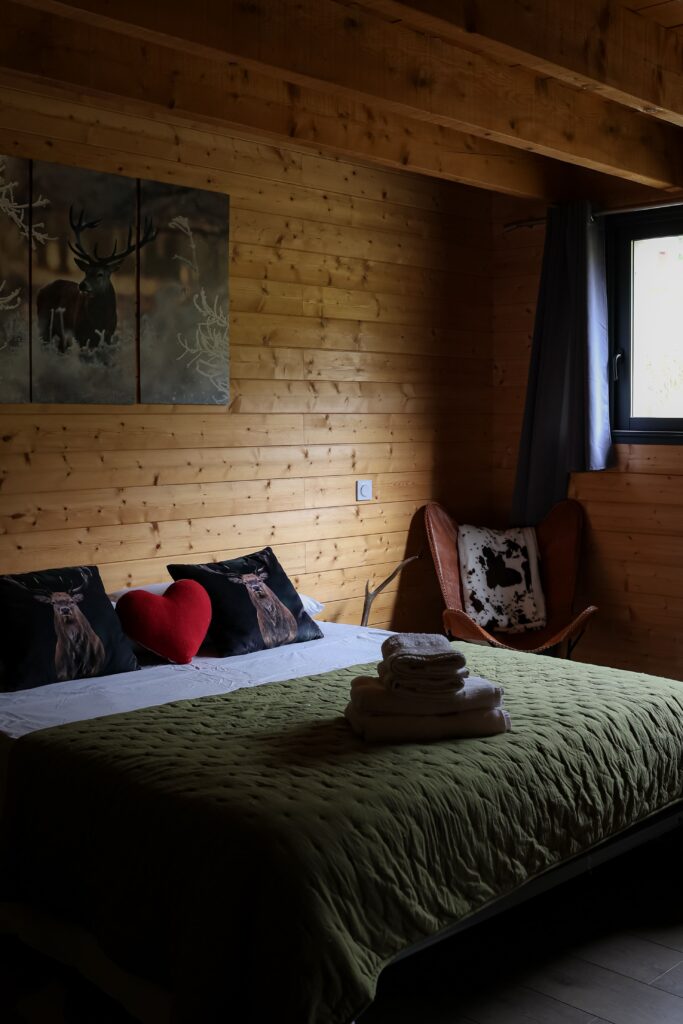 La chambre principale du Chalet le Paradis Perdu à Fontpédrouse