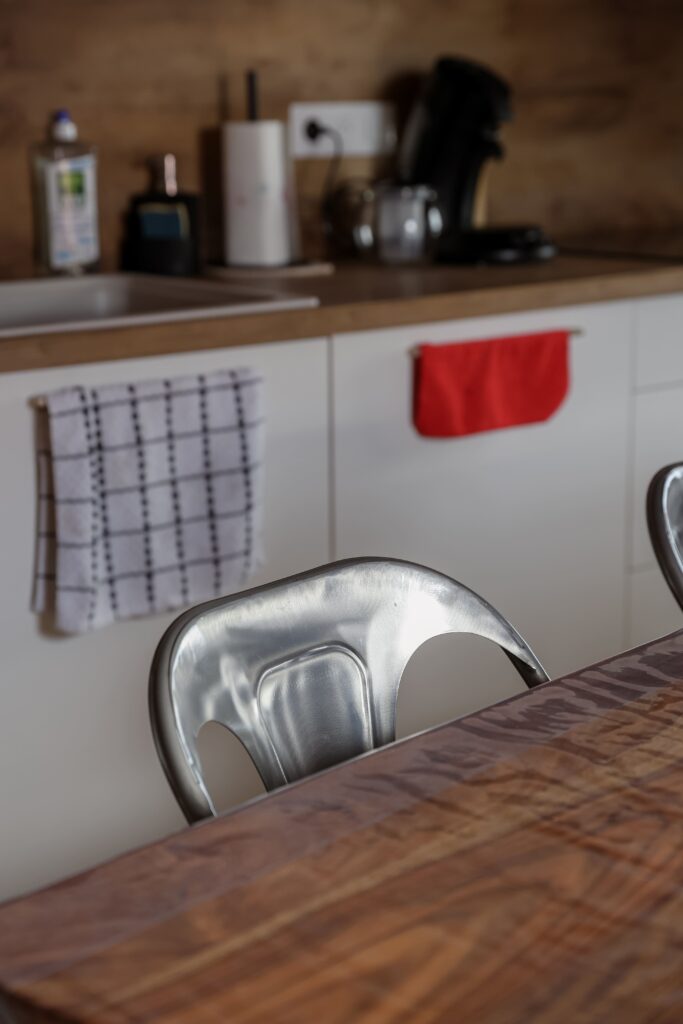 La cuisine équipée du Charming Stone Lodge à Eus