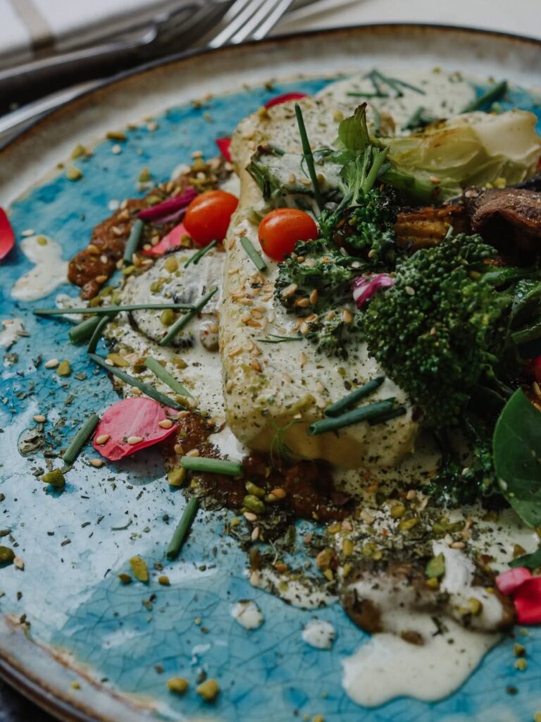 Plat gourmand d'un restaurant de type cuisine française à Geüs-d’Oloron, près de Pau