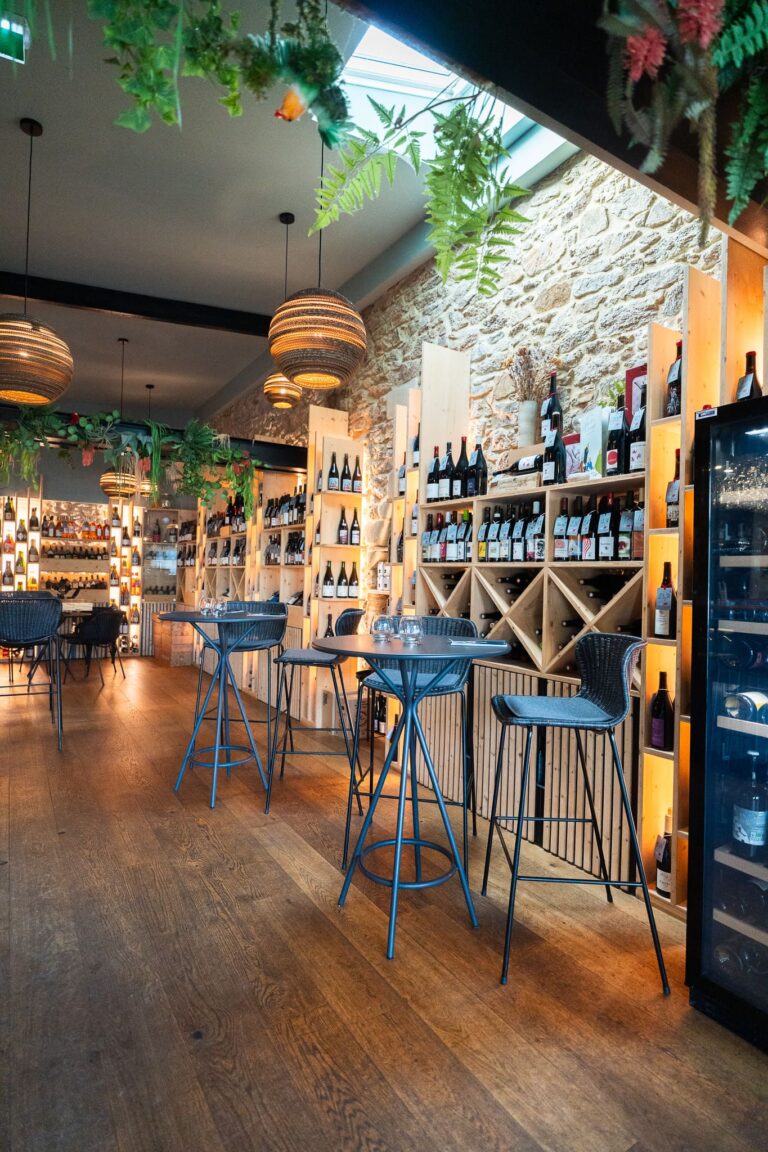Cave à vins et à manger, chez Only Wine, à Pornichet
