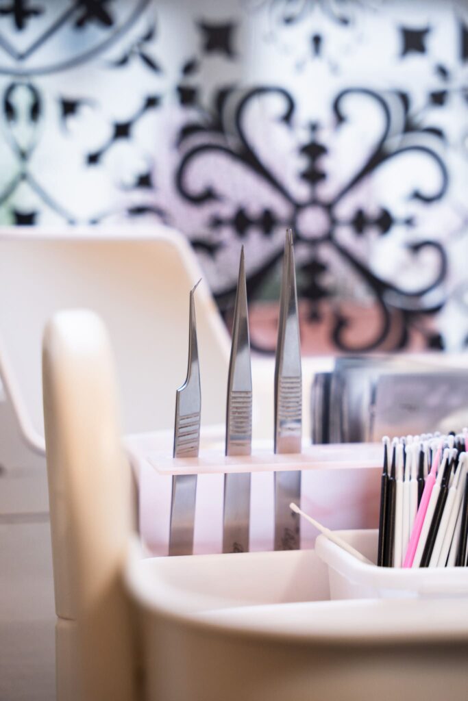 Onglerie, chez Nina Institut, à Saint-Nazaire