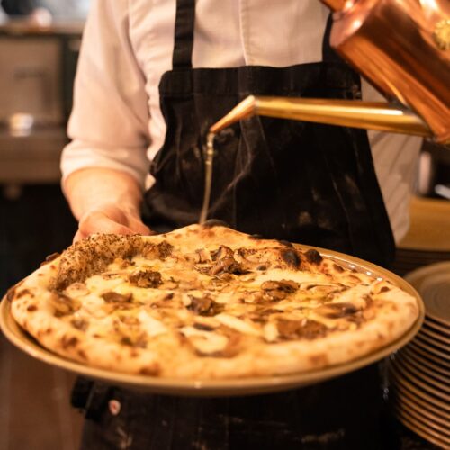 Pizza napolitaine chez Quanto Basta, à Guérande
