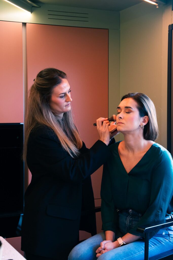Cours de maquillage à domicile par Aya Beauty