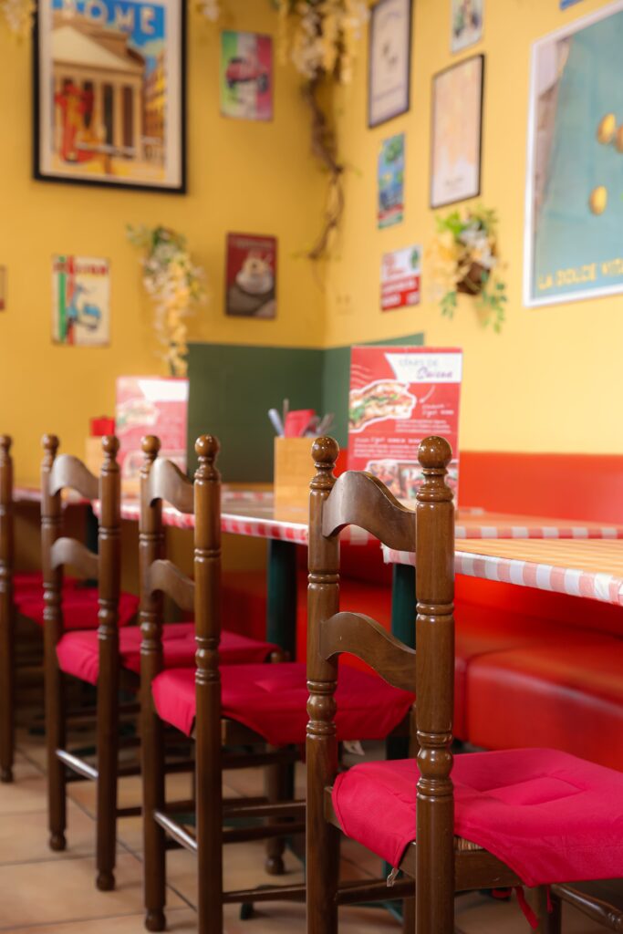 Les tables chez Fricaccia à Perpignan