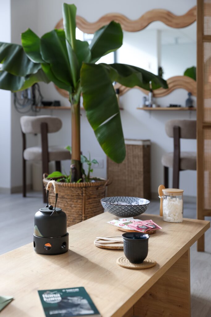 L'espace thé chez Hanakami Head Spa à Perpignan