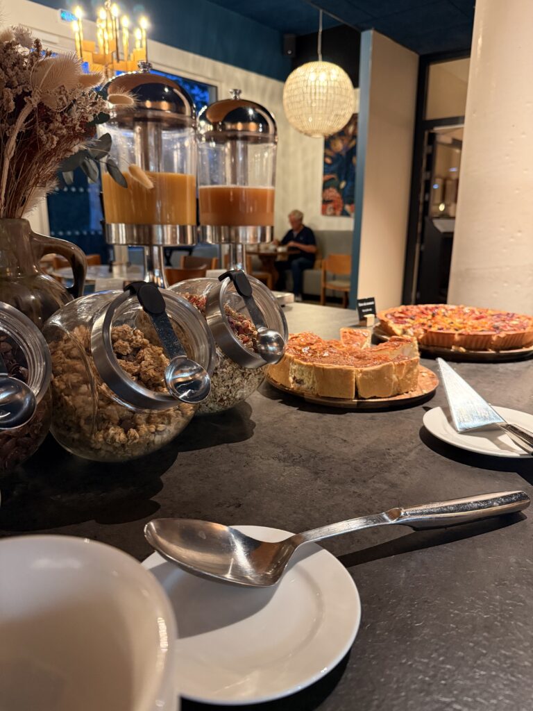 Buffet petit dej au Voco à Beaune