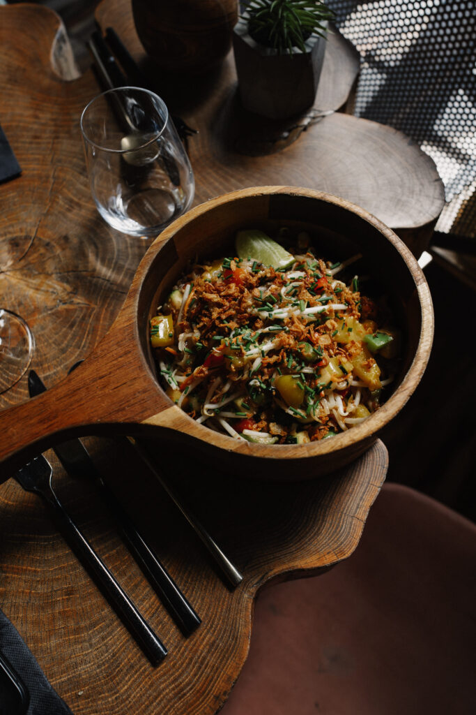 Plat gourmand d'un restaurant de type cuisine thaï à Tarbes, près de Pau