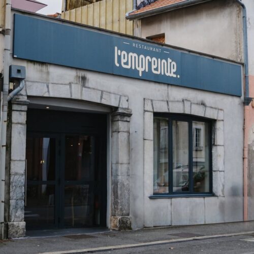 Façade d'un restaurant de type cuisine française à Tarbes, près de Pau