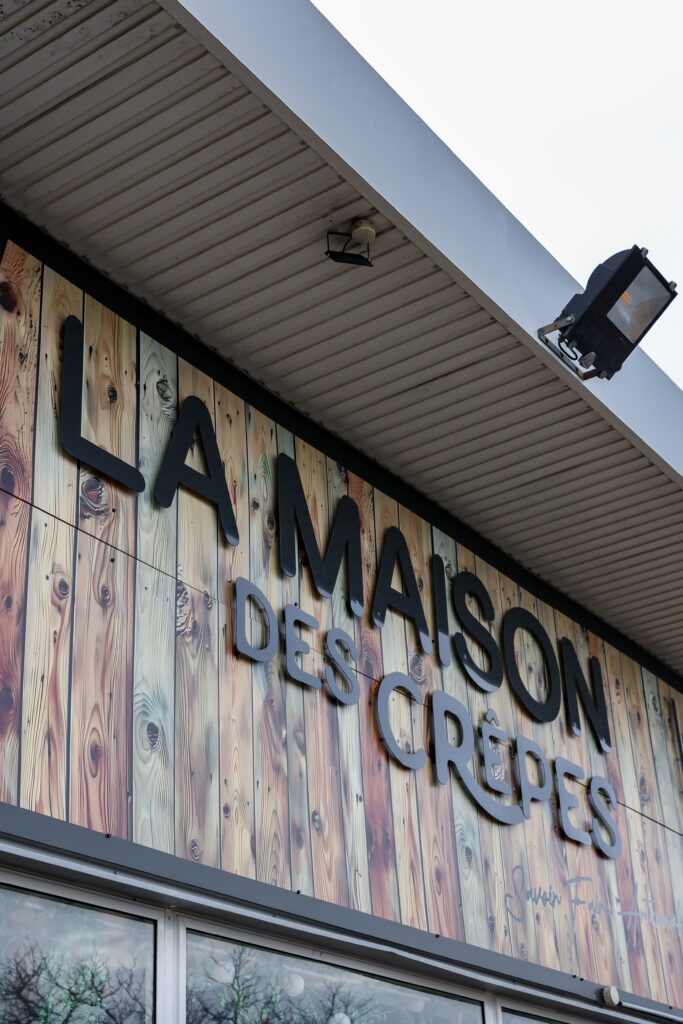 La devanture de la Maison des Crêpes à Rivesaltes