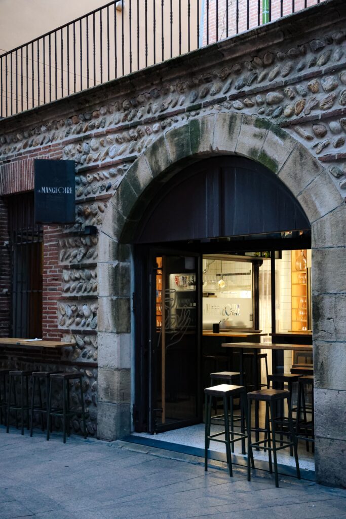La devanture de La Mangeoire à Perpignan