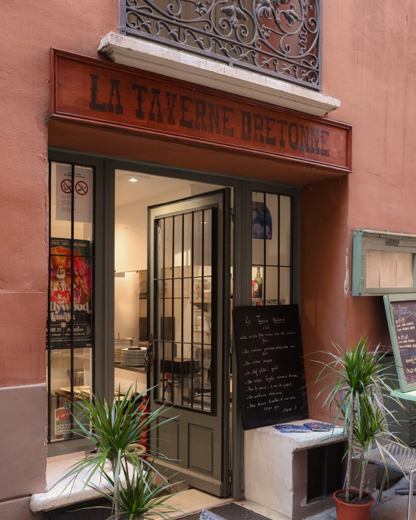 Devanture La Taverne Bretonne à Perpignan