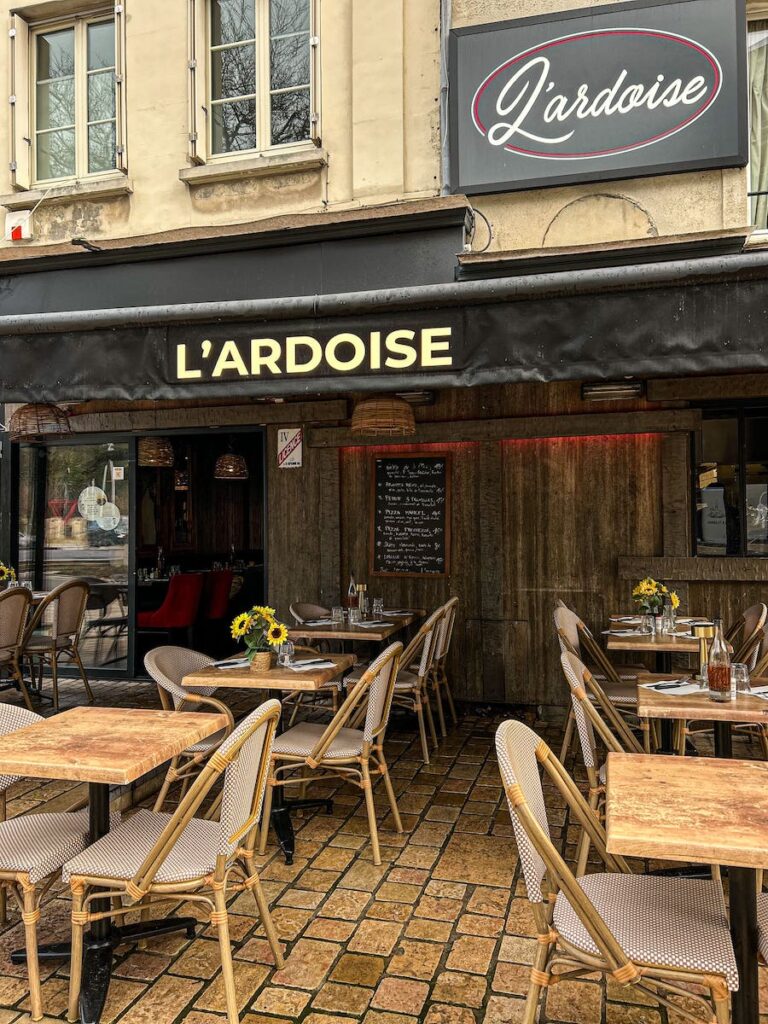 La belle devanture de L'ardoise situé à Caen