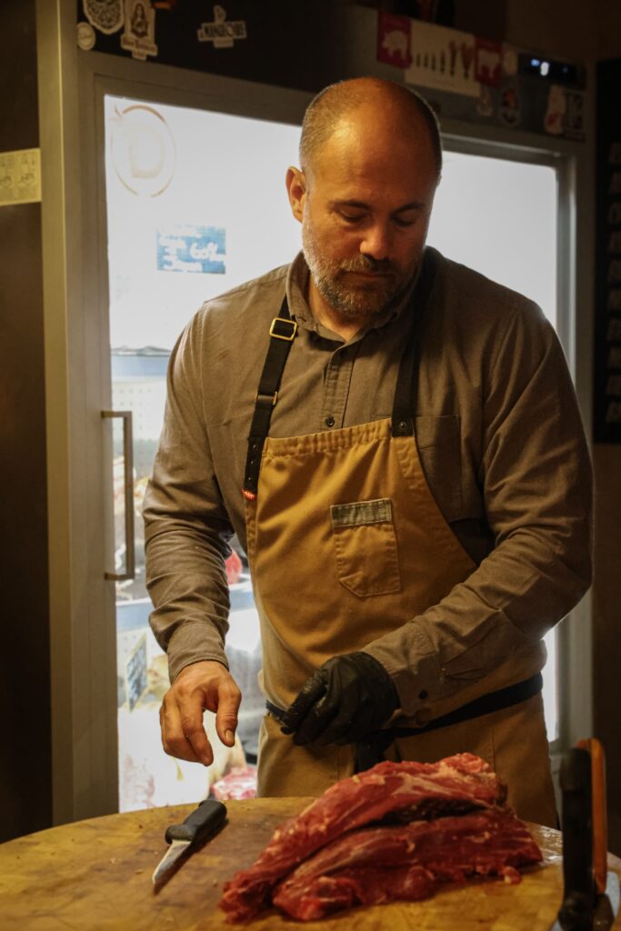 Stéphane, boucher affineur, au restaurant Le Divil à Perpignan
