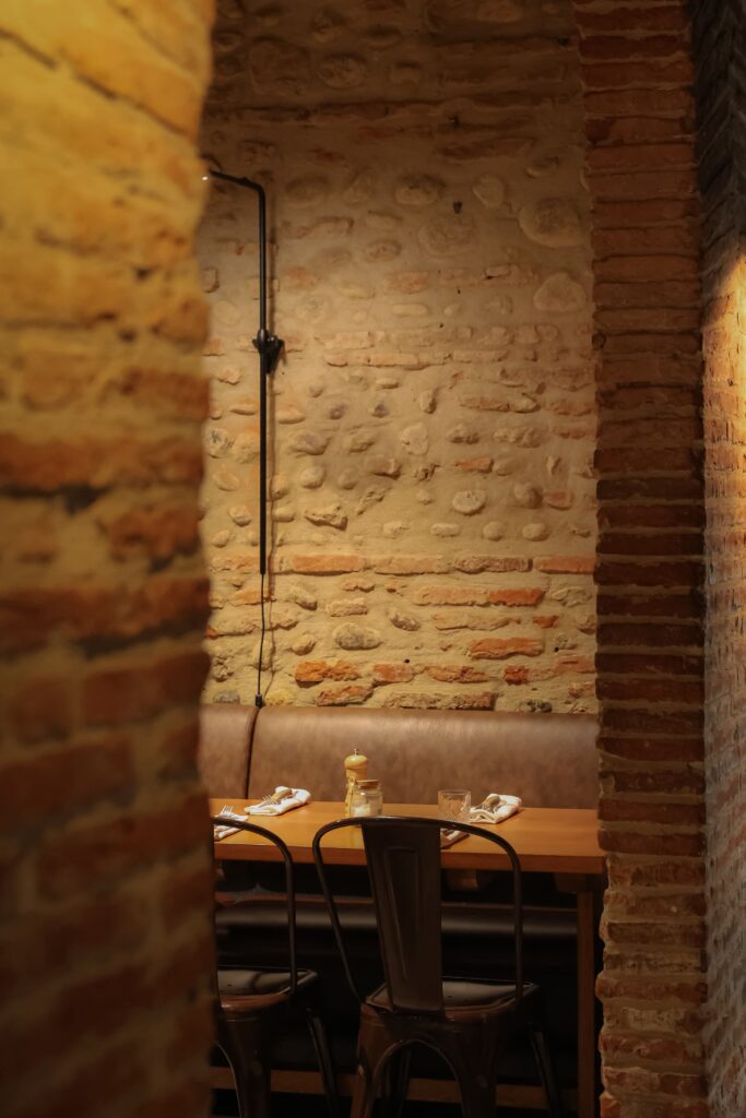 La salle du restaurant Le Divil à Perpignan