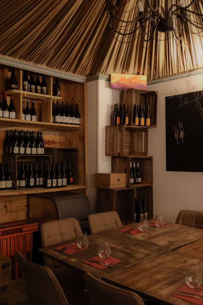 La salle à l'étage du Figuier à Perpignan