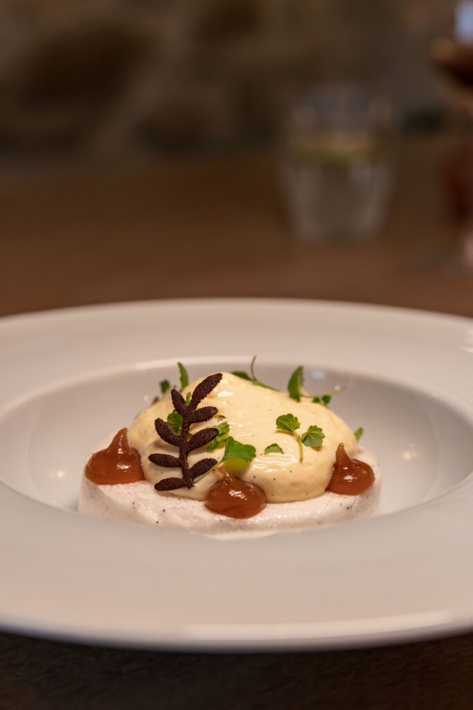 Le Mont-Blanc poire, marron, tonna, vanille en dessert au restaurant Le Patio à Béziers