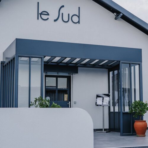 Entrée d'un restaurant de type cuisine française à Pau