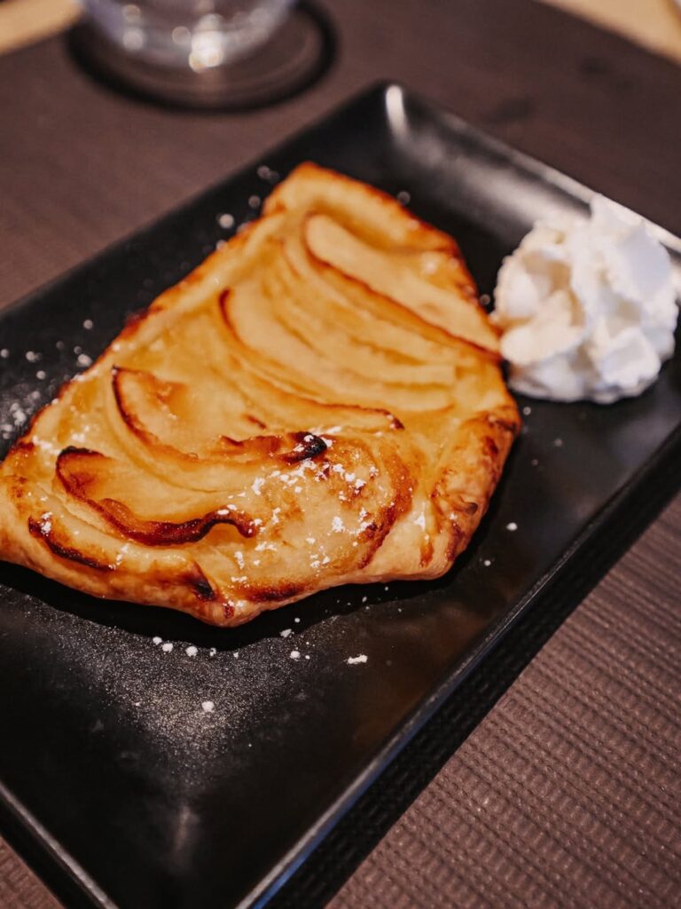 Dessert gourmand d'un restaurant de type cuisine française à Pau, près de Tarbes