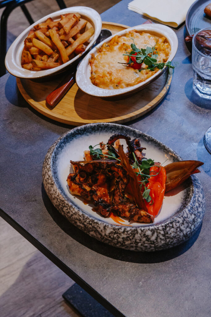 Plat copieux d'un restaurant de type cuisine française à Pau, près de Tarbes