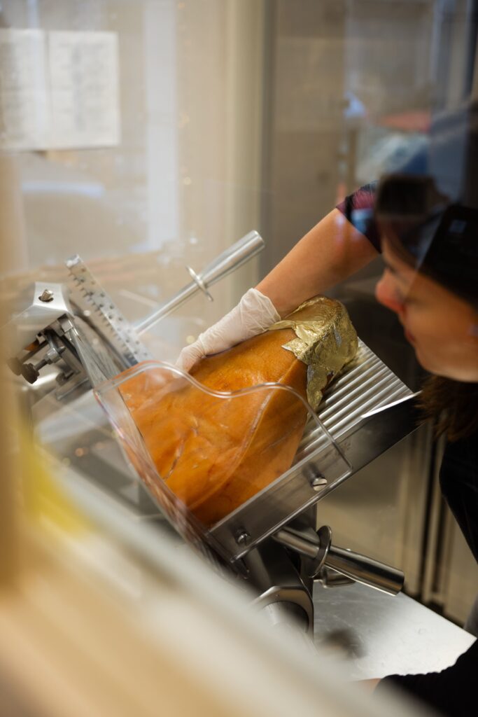 Charcuterie en cours de composition chez Papilles à Rennes