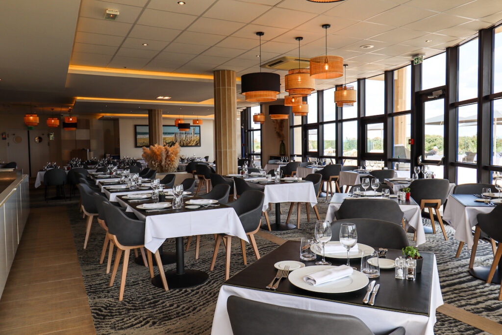 L'intérieur du Riva Bella à Ouistreham