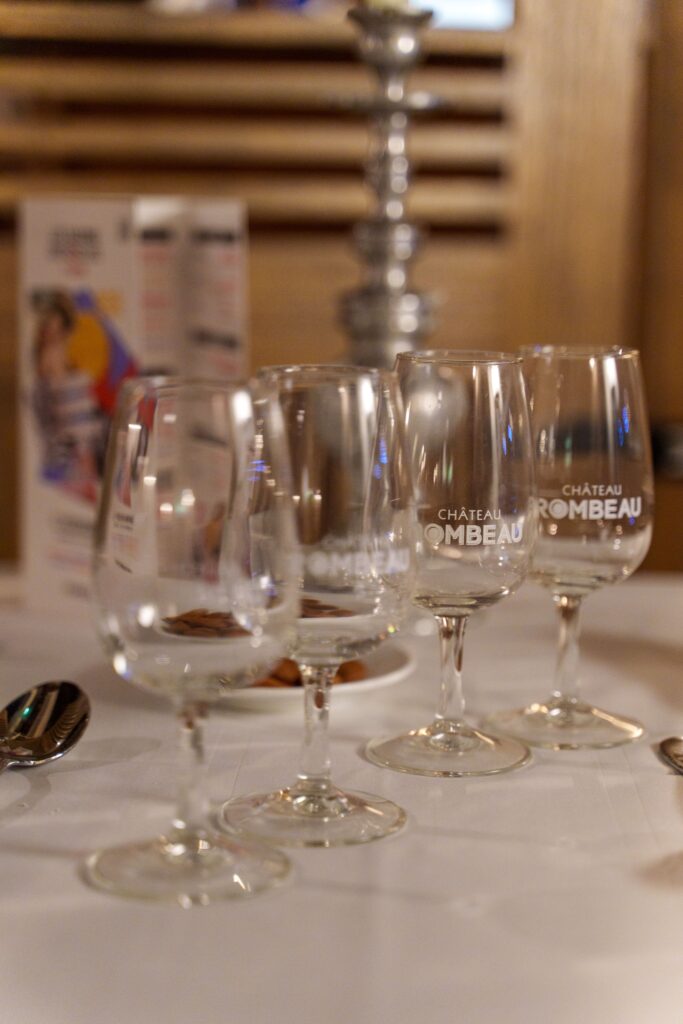 Une table dressée au Domaine de Rombeau à Rivesaltes