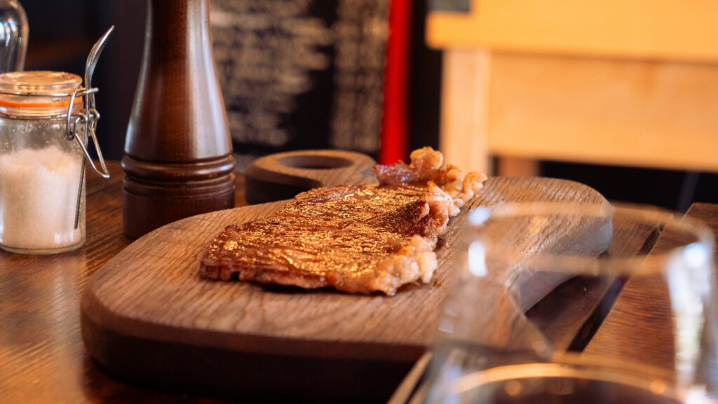 Filet de boeuf de Kobé Wagyu au restaurant Le Bellota à La Teste-de-Buch.