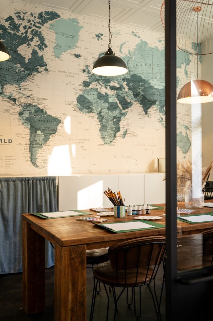 rande table lumineuse et atelier créatif chez Récit de Voyage à Saint-Malo.