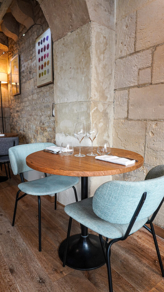 Les tables d'Augia à Caen