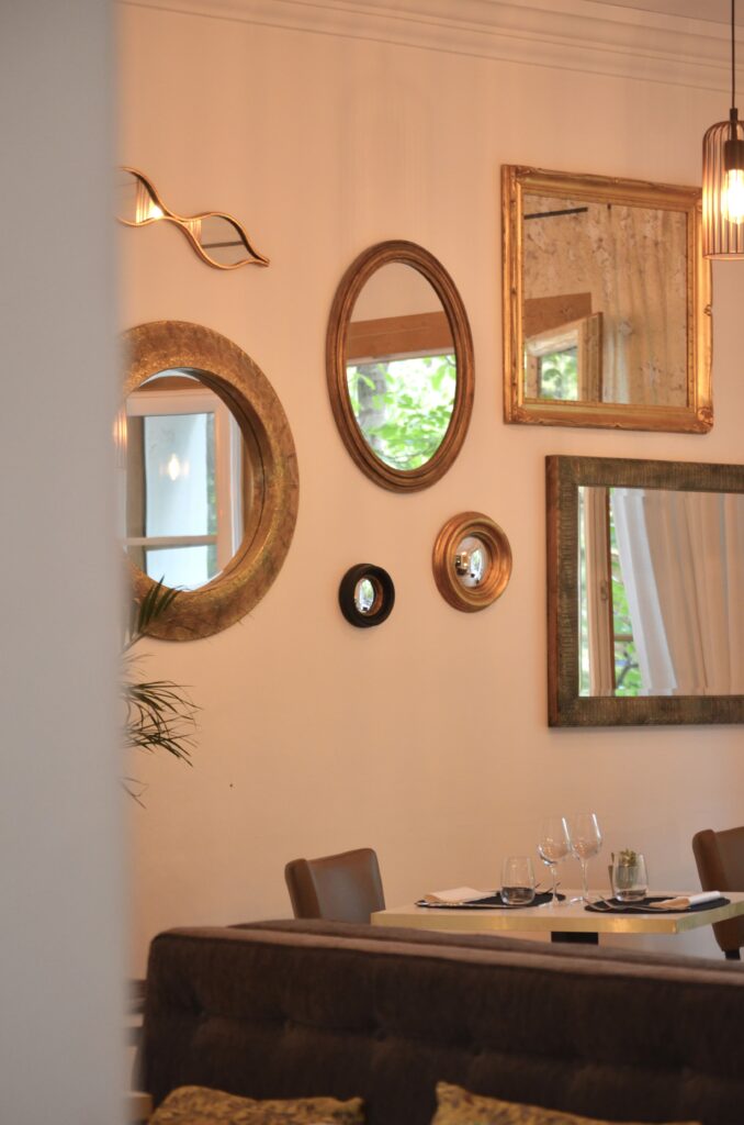 L'intérieur du Blason de Provence à Monteux