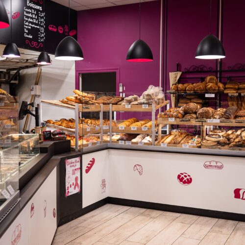 L'intérieur de la boulangerie l'Atelier d'Alex à Seiches-sur-le-Loir