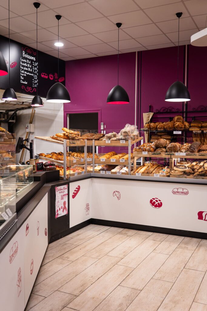 L'intérieur de la boulangerie l'Atelier d'Alex à Seiches-sur-le-Loir