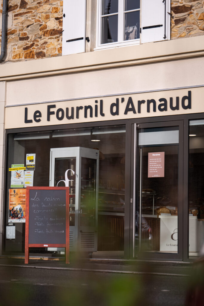 La devanture de la boulangerie le Fournil d'Arnaud à Ecouflant près d'Angers