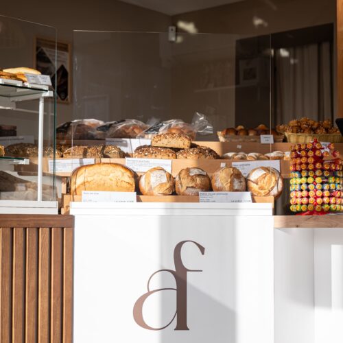 L'intérieur de la boulangerie le Fournil d'Arnaud à Ecouflant près d'Angers