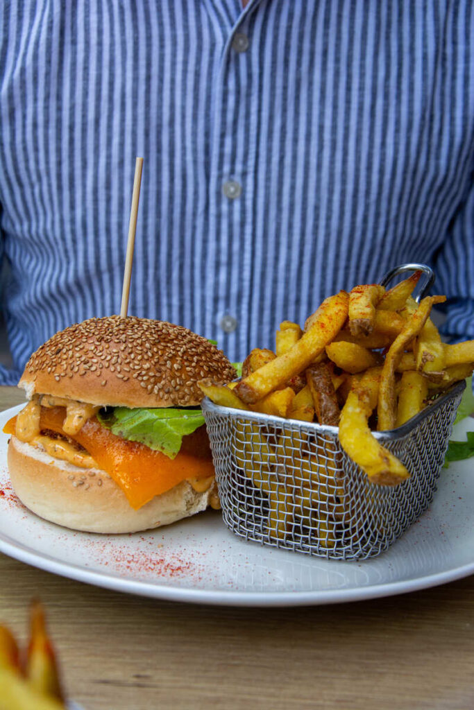 Le burger végétarien du Ponticaud, restaurant en bords de Vienne à Limoges
