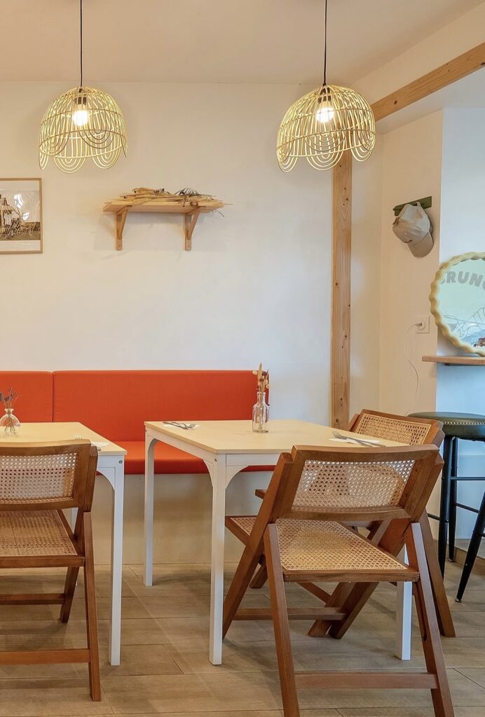 salle du coffee shop café in à lorient