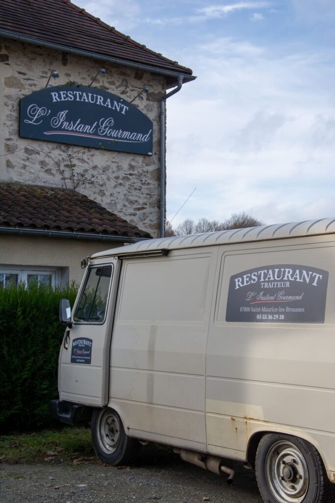 Le camion du restaurant L'instant Gourmand à Saint-Maurice-les-Brousses à 20 minutes de Limoges